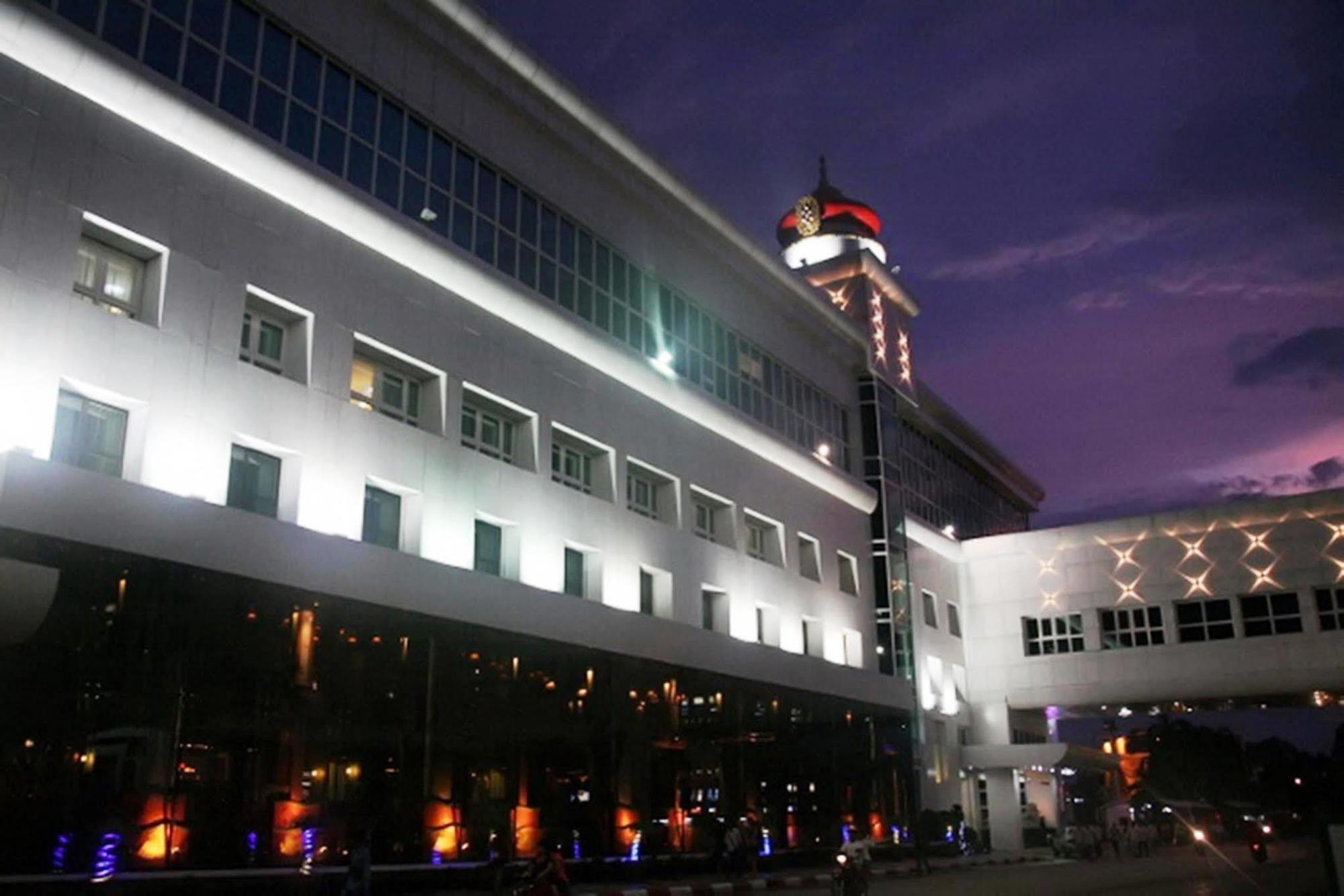 Grand Diamond City Hotel & Casino Poipet Exteriér fotografie